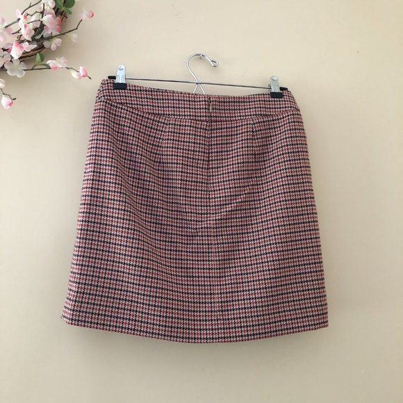 Ann Taylor LOFT Houndstooth Mini Skirt Size 2P - Picture 2 of 6